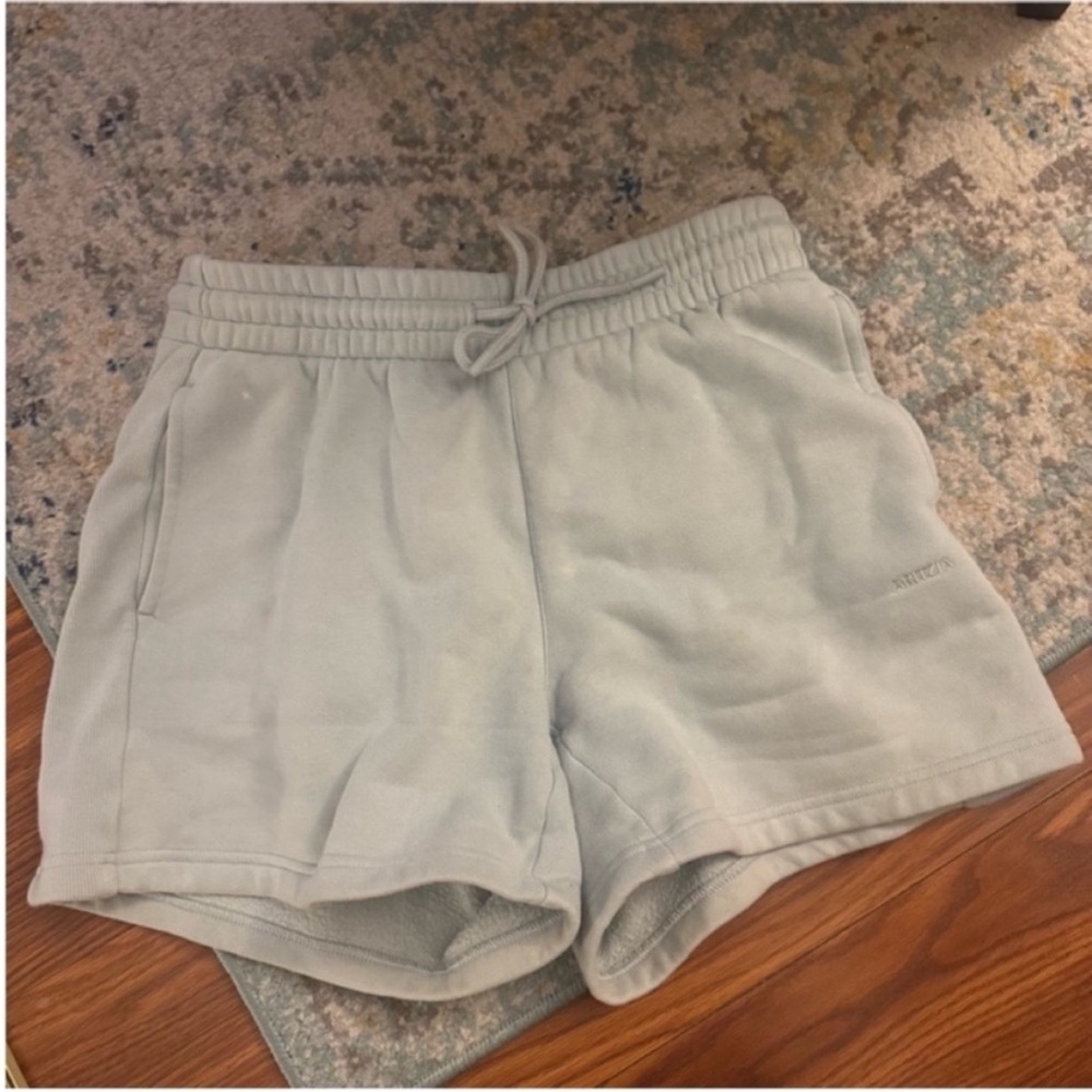 Aritzia cozy fleece mid thigh shorts - Picture 3 of 5